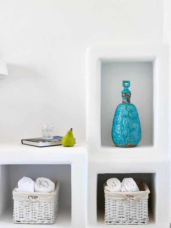 Lithos Luxury Rooms (Adults Only) — 2