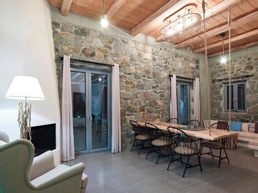 Lithos Luxury Rooms (Adults Only) — 4