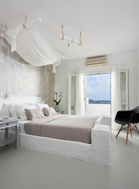 Milos Hotel — 2
