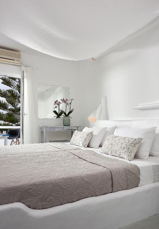 Milos Hotel — 4