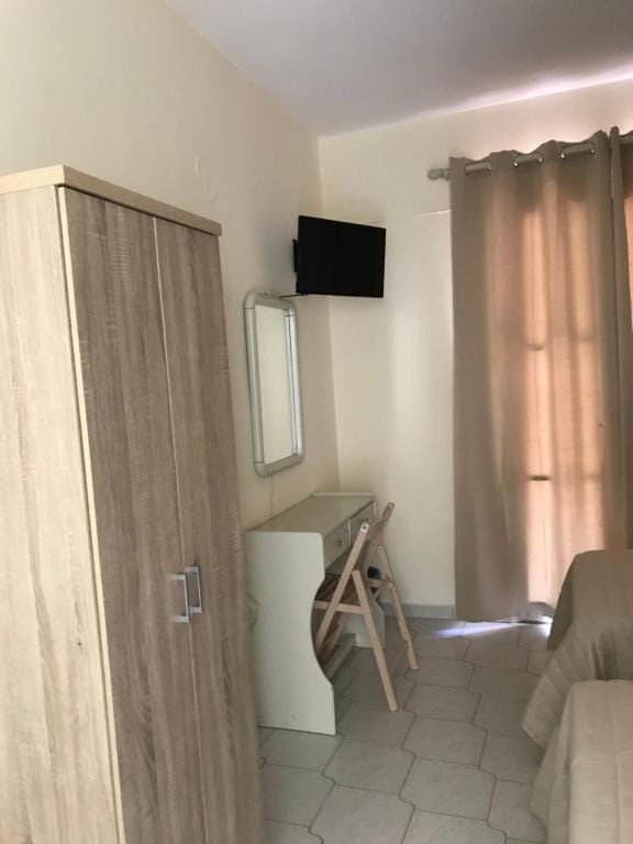 Costas Rooms — 5