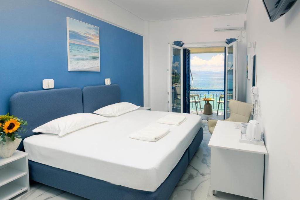 Hotel Avra — 1
