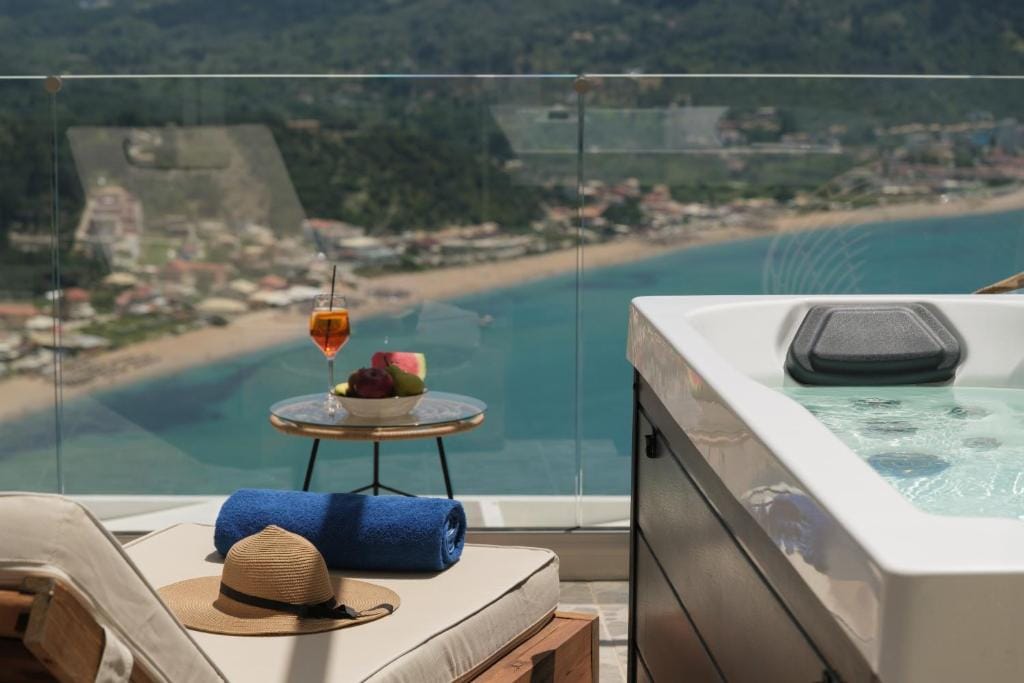 Zeus Throne Suites — 2
