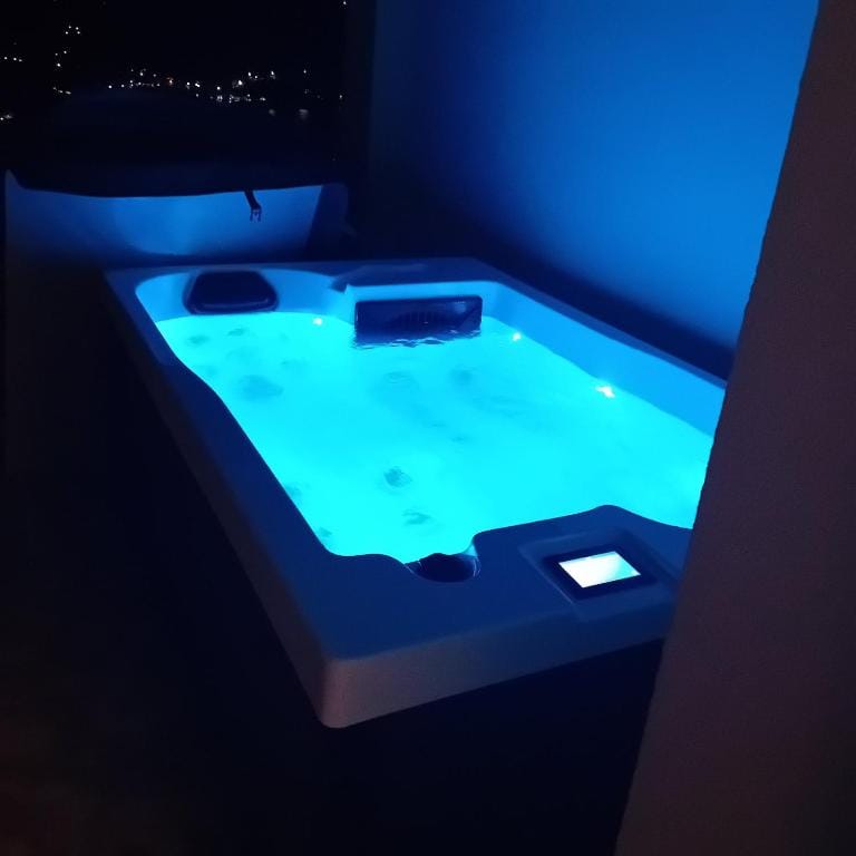 Zeus Throne Suites — 4