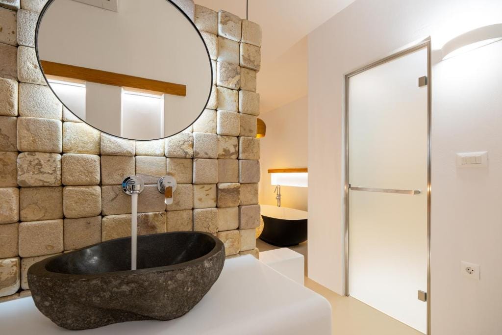 Utopia Suites by Anna Platanou — 2