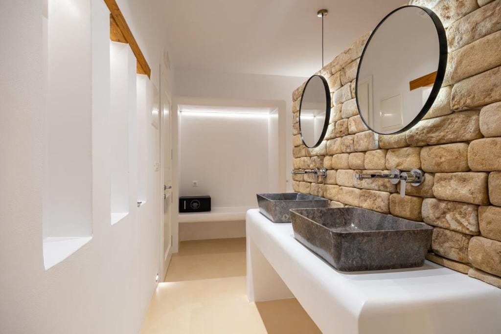 Utopia Suites by Anna Platanou — 5