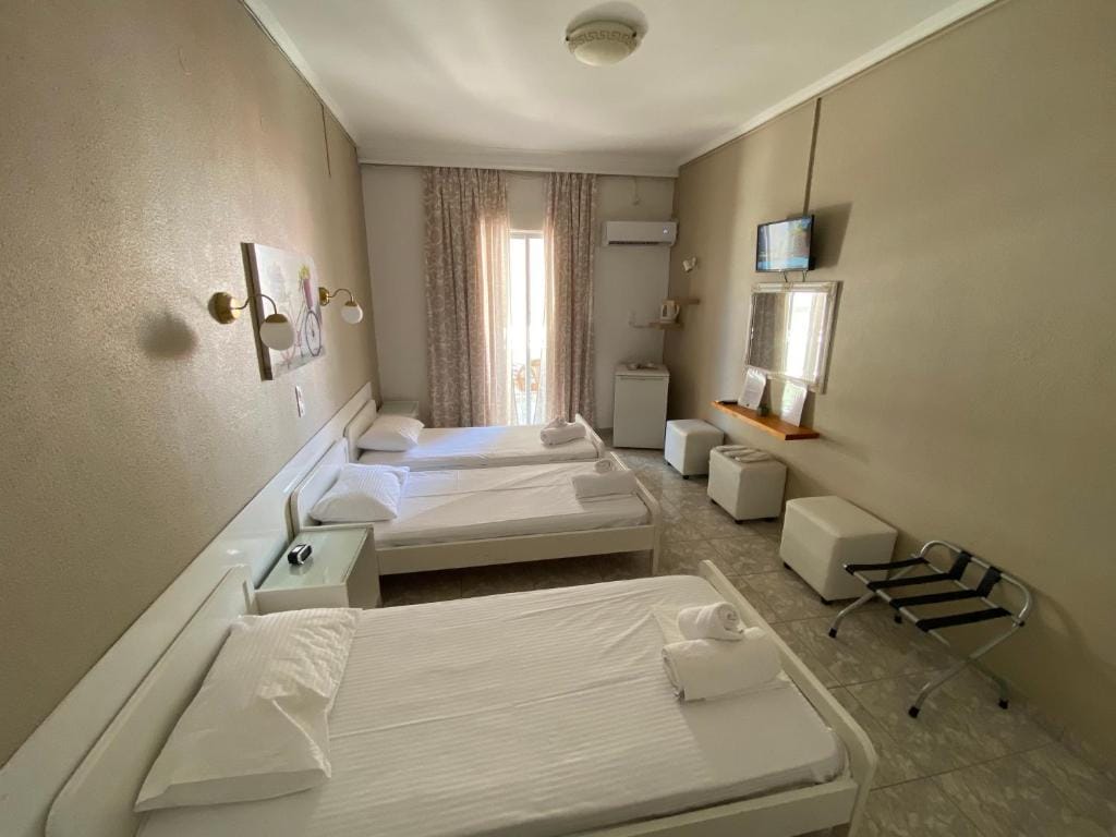 Hotel Liberty 1 — 2