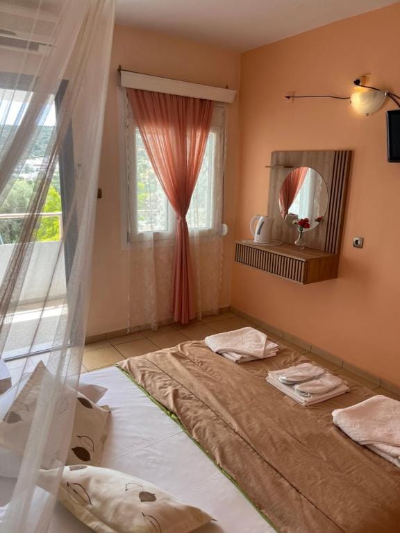 Isidora Hotel — 1
