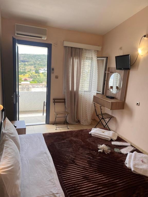 Isidora Hotel — 2