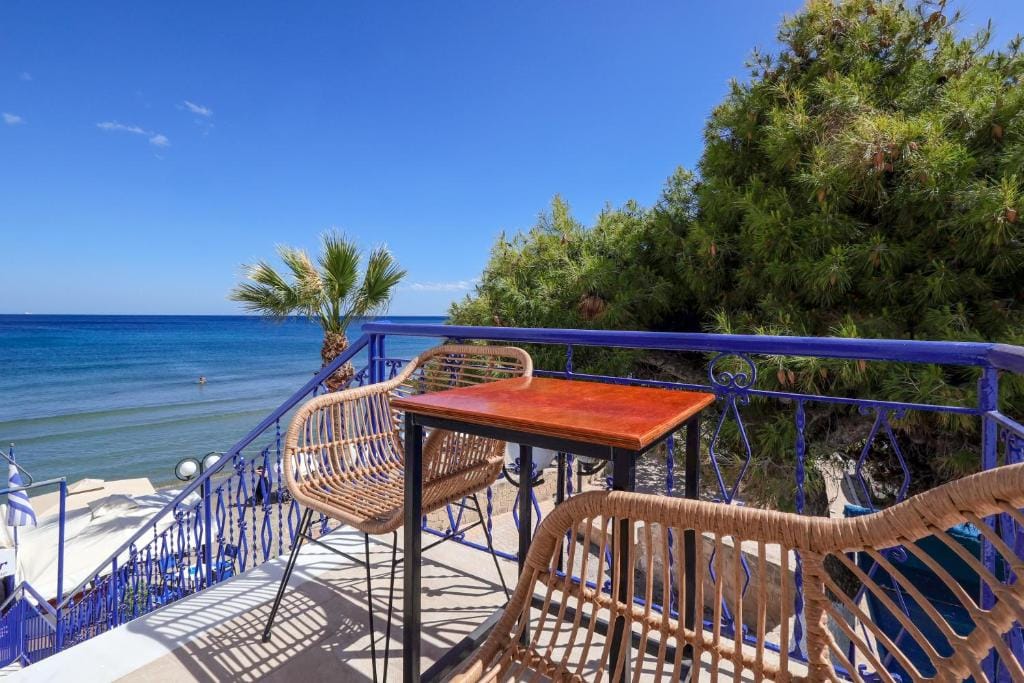 Niko's Beach Suites Νο2 — 1