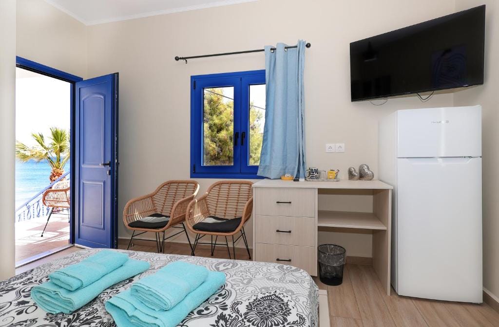 Niko's Beach Suites Νο2 — 4