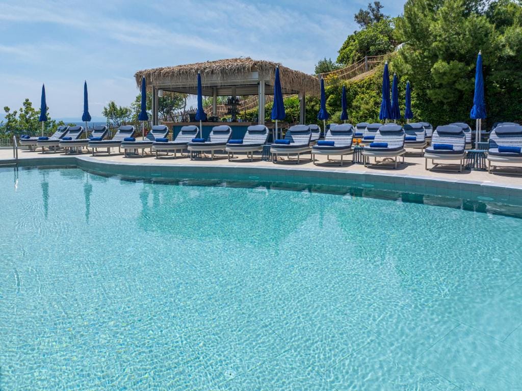 Petra Nera Skiathos, Philian Hotels & Resorts — 1