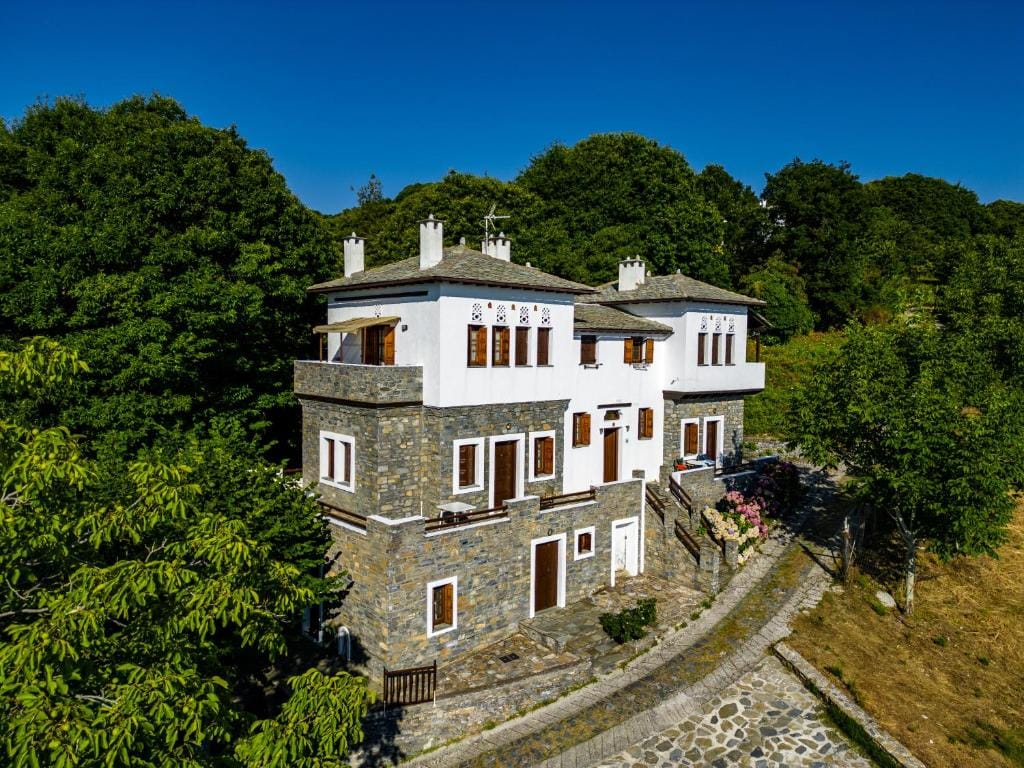 Villa Enallaxis — 1