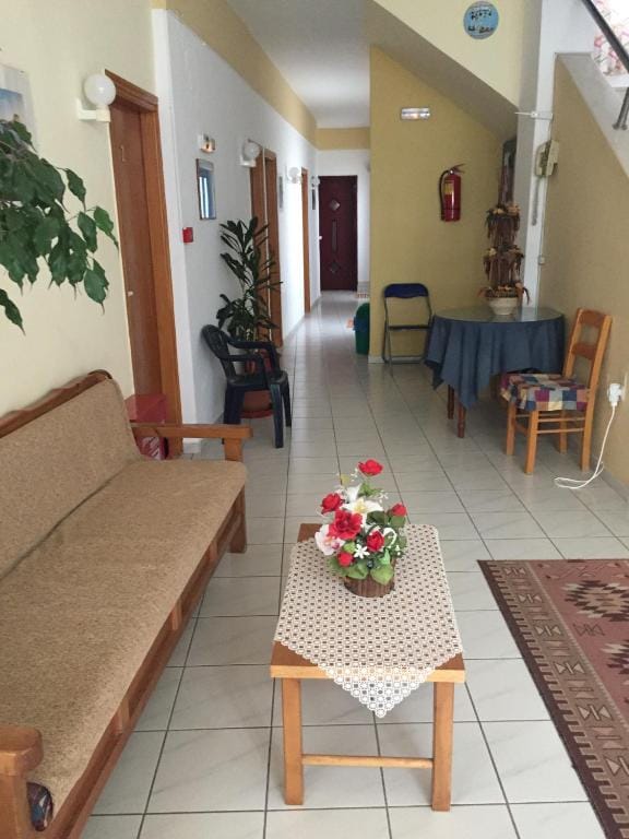 Angelos Hotel — 4
