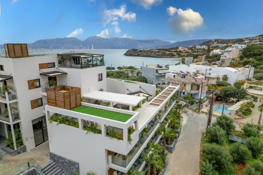 Beach Walk Luxury Suites — 1