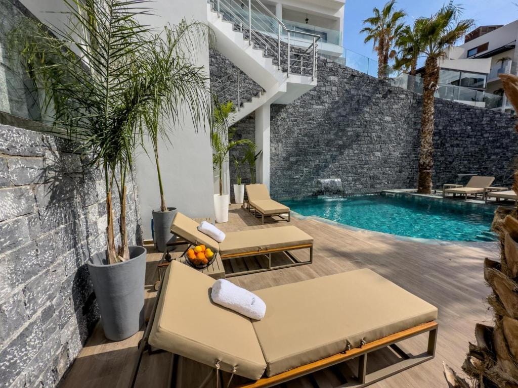 Beach Walk Luxury Suites — 4