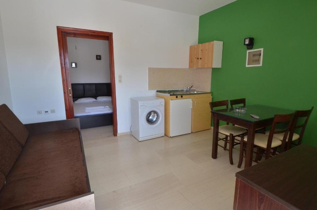 Manos Apartments — 5