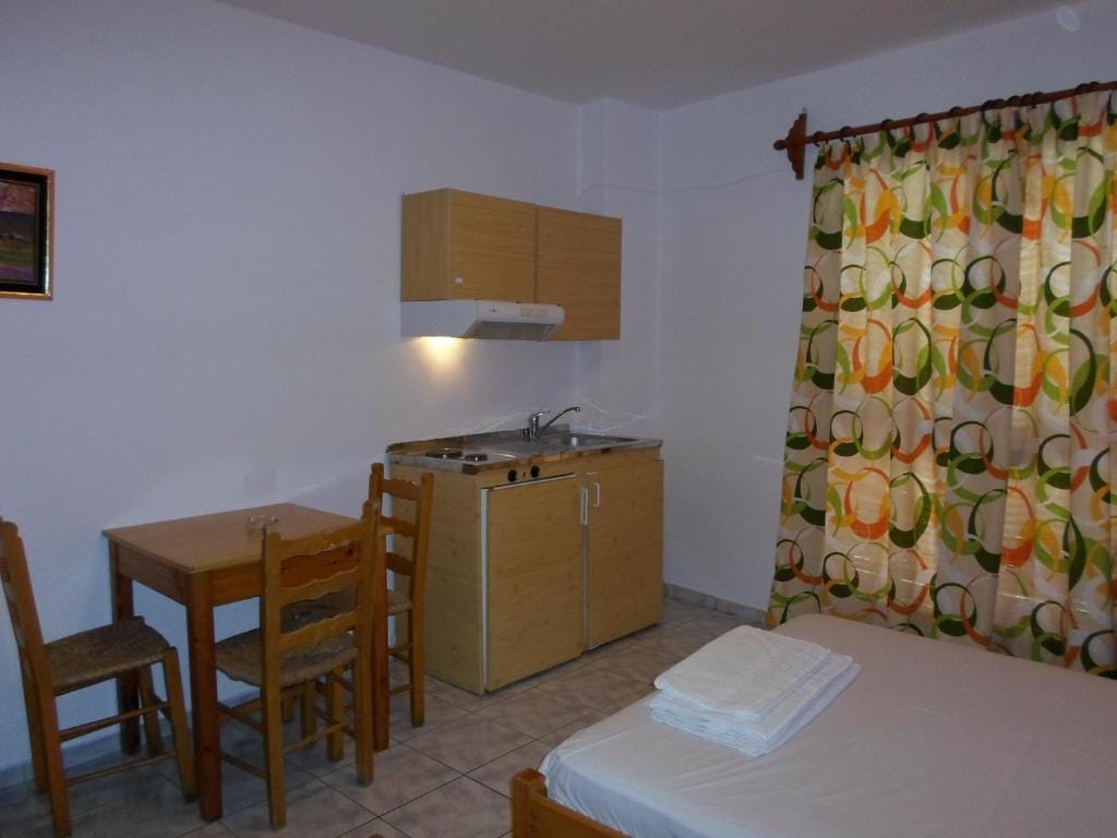 Mavroforos Hotel — 4