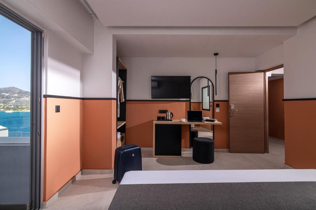 Mistral Bay Hotel — 5
