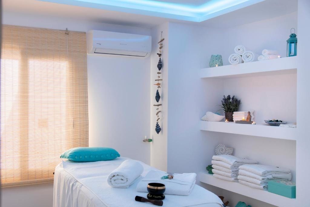 Naiades Marina Hotel — 2