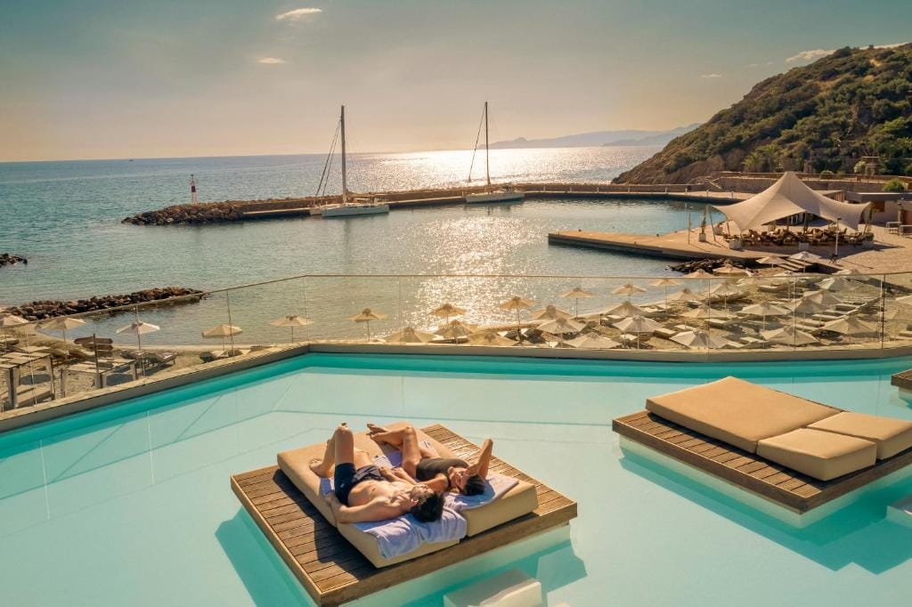Zeus Eleva Mirabello Bay — 1