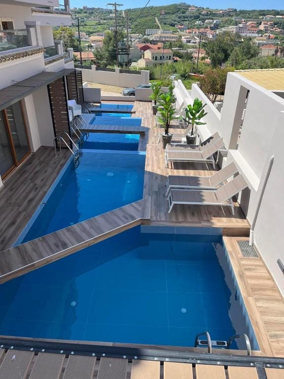Tereza's Sunset Hotel — 4