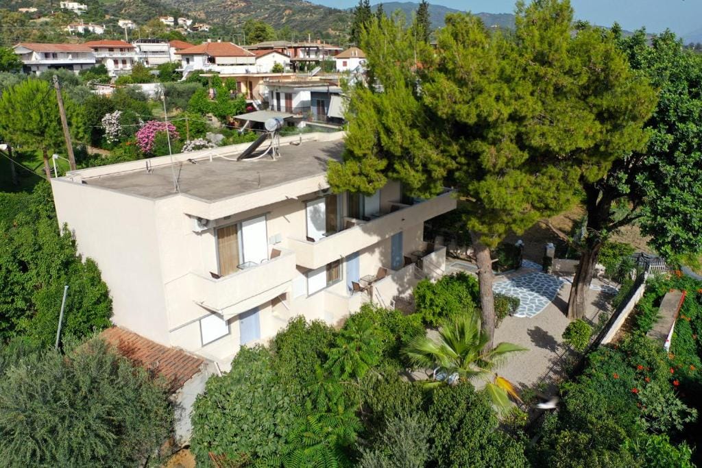 Studios Αποστόλης Selianitika — 5