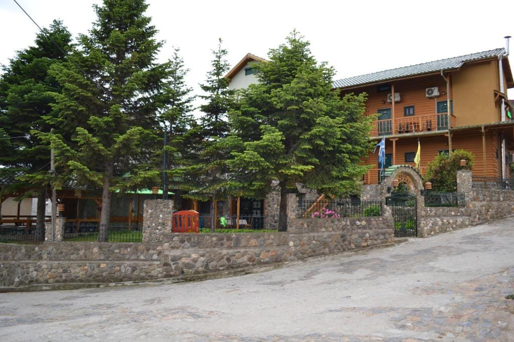 Chalet Safari — 1