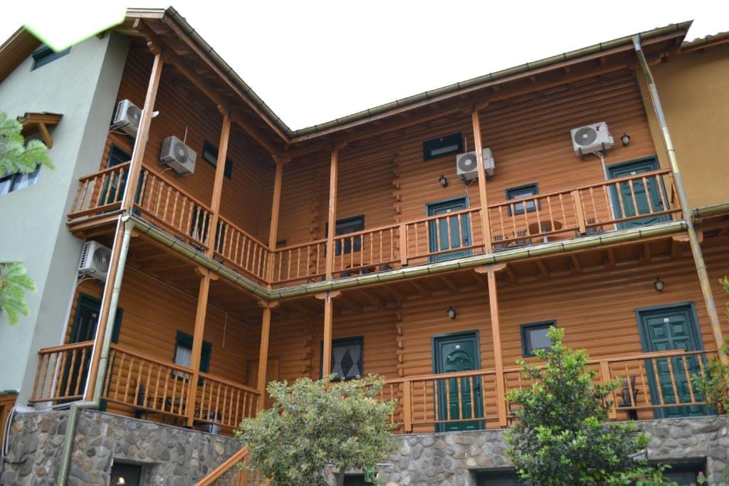Chalet Safari — 5