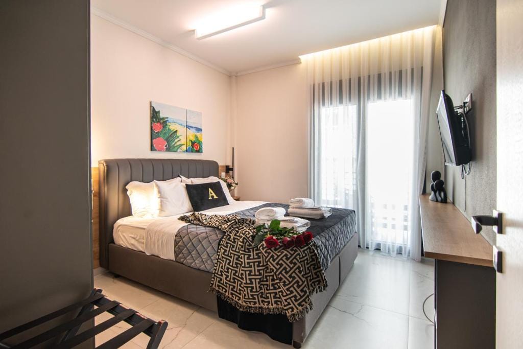 ALEXANDRA Boutique Residence Downtown — 2