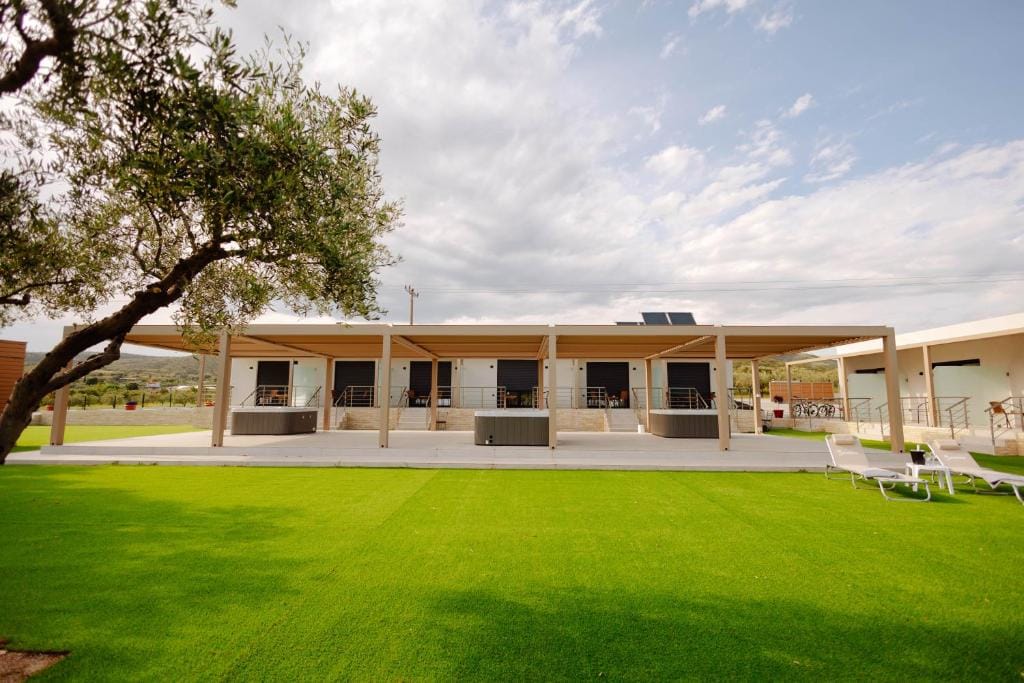 Aura Otto Luxury Living — 3