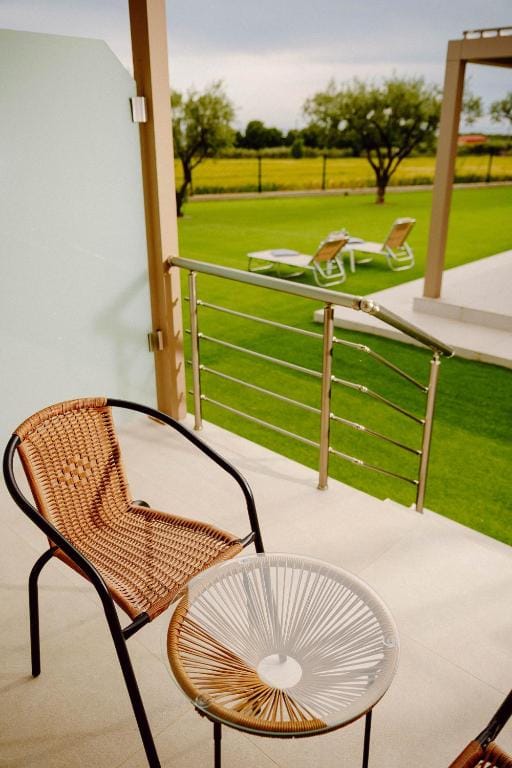 Aura Otto Luxury Living — 4