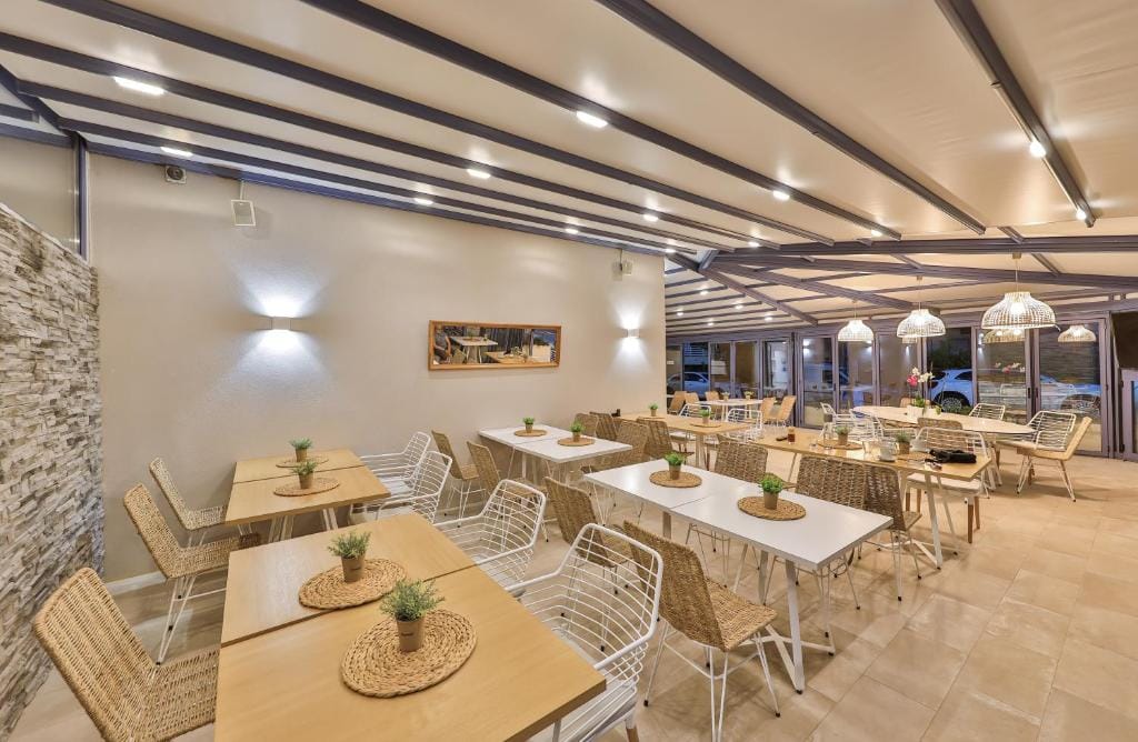 Dias Hotel — 4