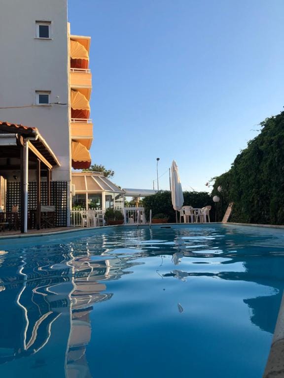 Park Hotel — 4