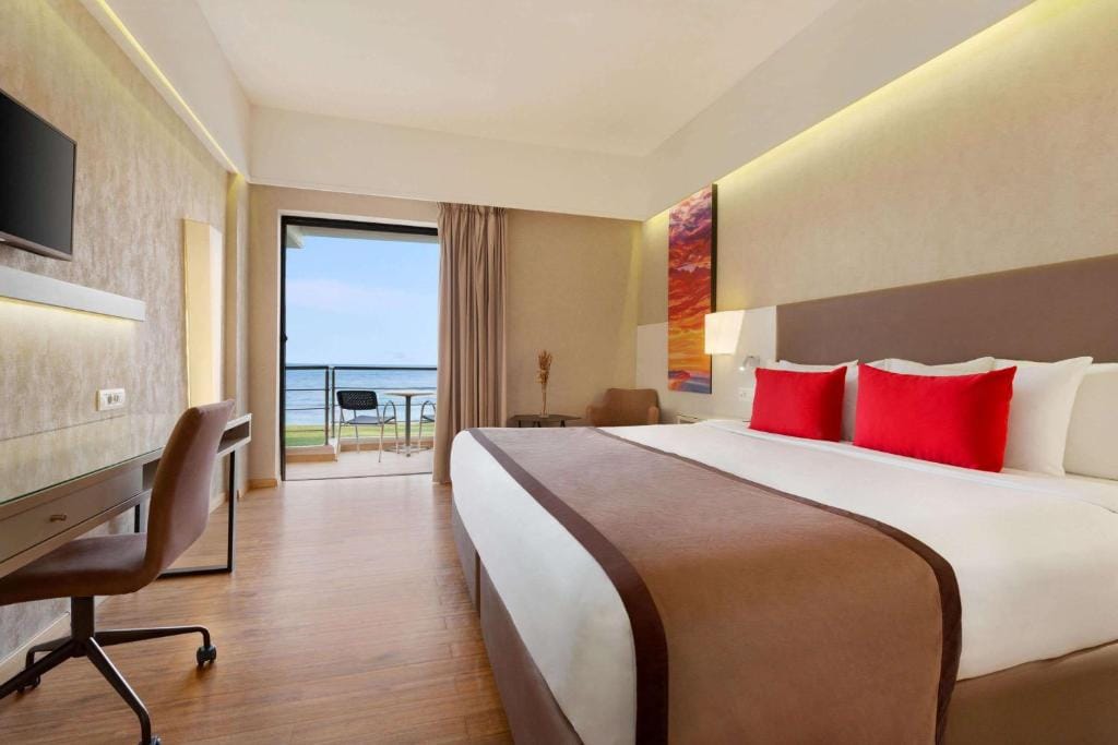 Ramada Plaza by Wyndham Thraki — 2