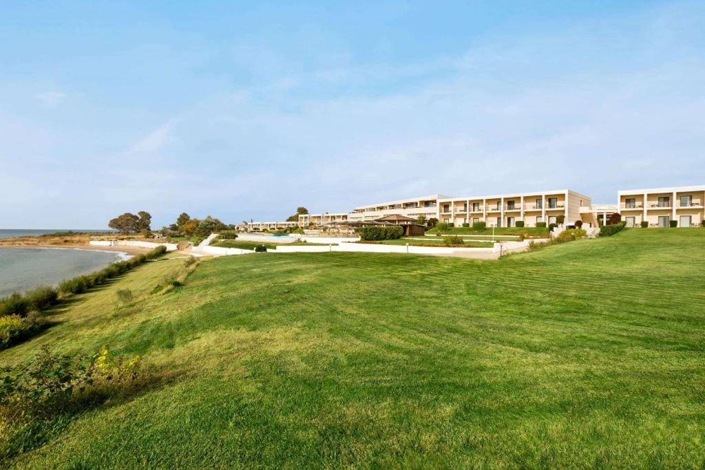 Ramada Plaza by Wyndham Thraki — 4