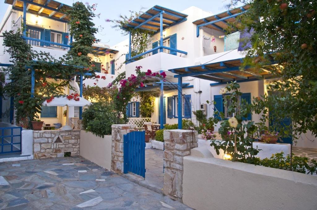 George's beach studios Aliki Paros — 4