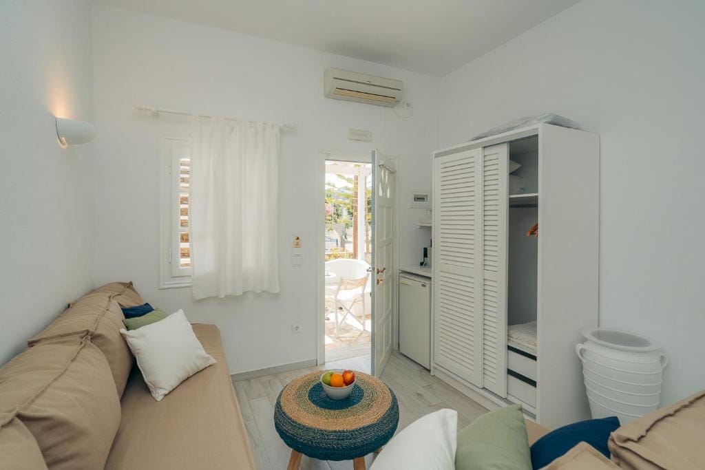 Nostos Sifnos — 3