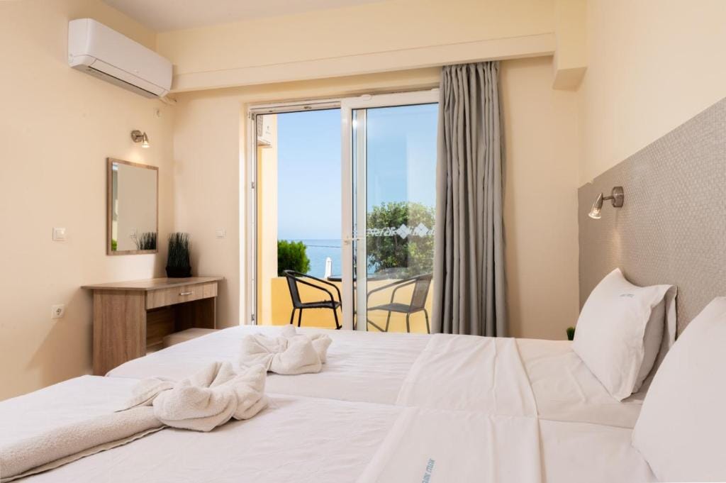 Nefeli Beach - living by the sea — 2