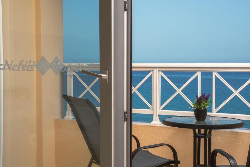 Nefeli Beach - living by the sea — 3