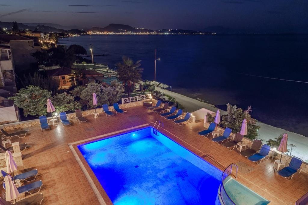 Nefeli Beach - living by the sea — 5
