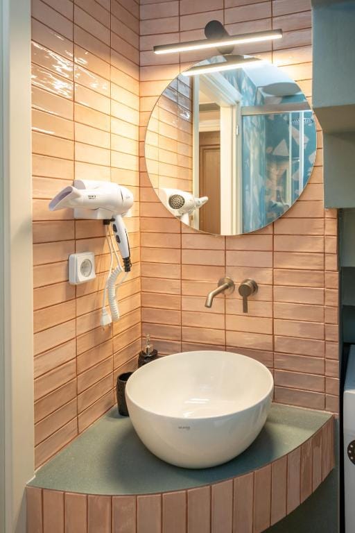 Pink Panther Maisonette Suite — 3