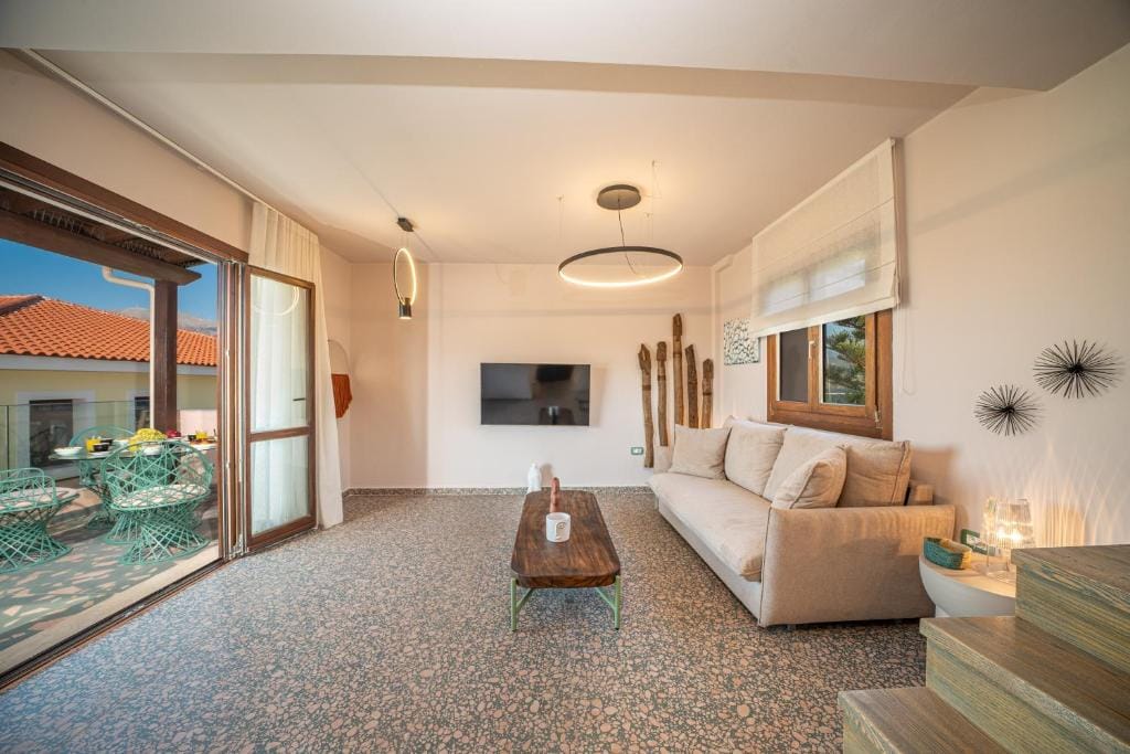 Pink Panther Maisonette Suite — 5