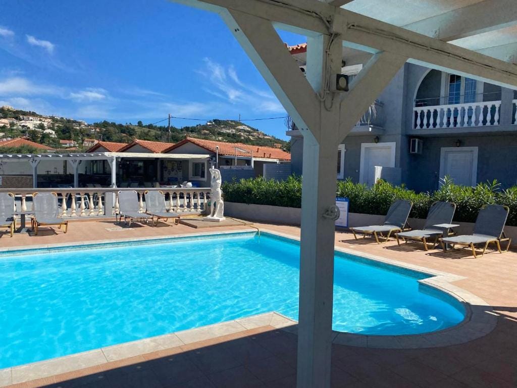 RESIDENTS IONIAN (BED AND BREAKFAST) — 3