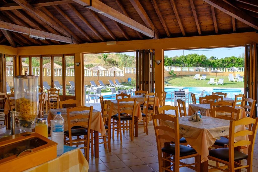 Bardis Hotel — 5