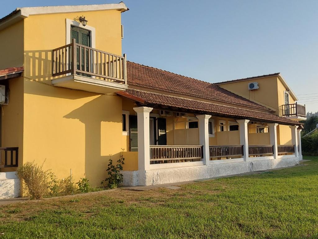 giannoula apts — 5