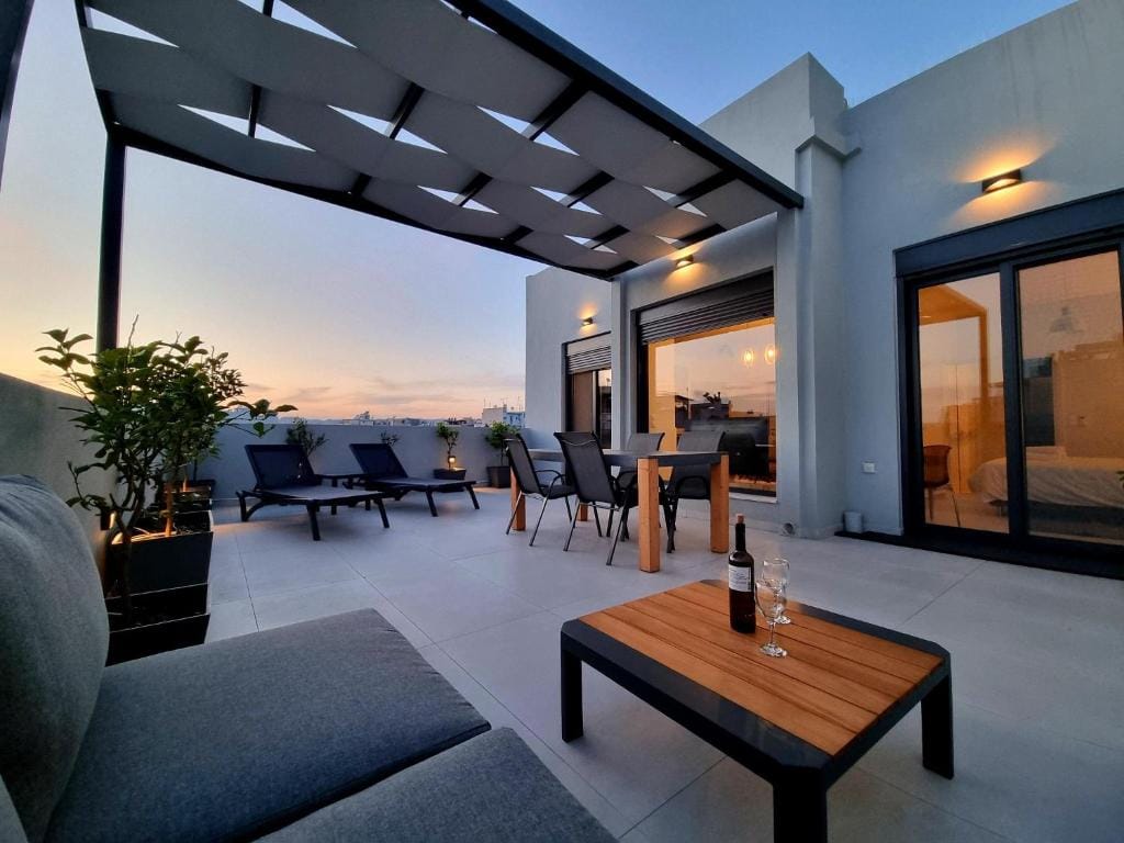 10 Apartments & Suites Athens — 1