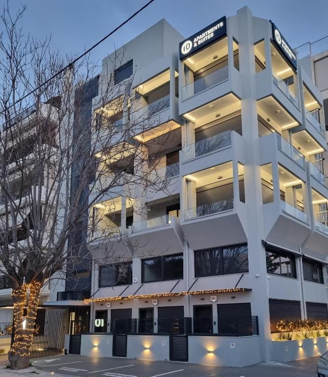 10 Apartments & Suites Athens — 2