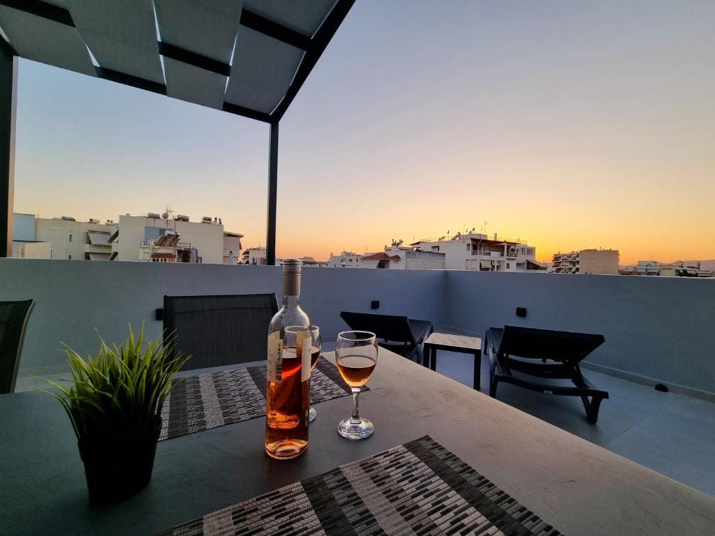 10 Apartments & Suites Athens — 5