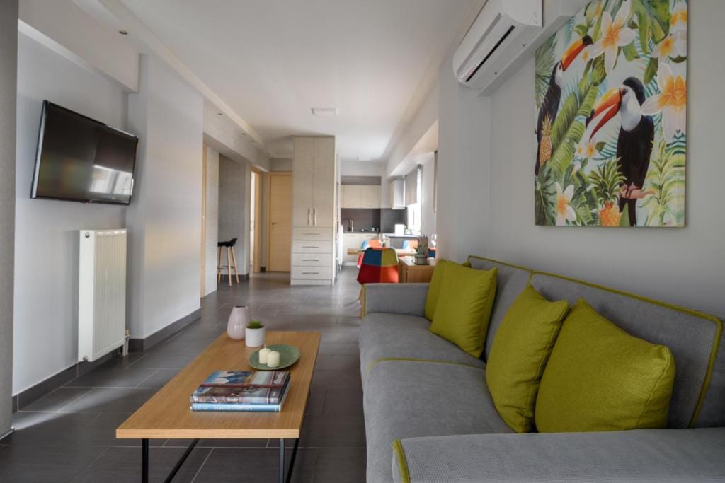 12 Keys Athens Apartments — 4
